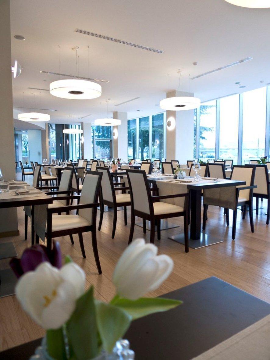 Best Western Plus The Hub Hotel Milano Restaurant bilde